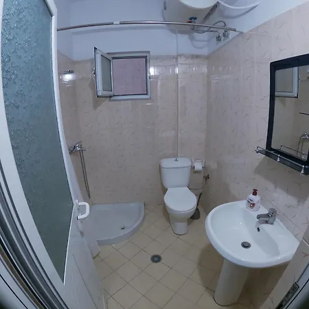 Apartment Tulipani Near Port Sarande